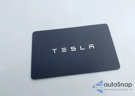 2021 Tesla Model 3 Long Range Dual Motor All-Wheel Drive z USA, uszkodzony, nr VIN 5YJ3E1EB4MF068002